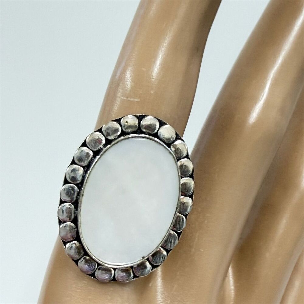 Hand crafted  Women's Oval Mother of‎ Pearl Cocktail Ring Size 7.5 new boxed